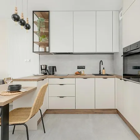 Gustowny Z Parkingiem I Balkonem W Kolobrzegu By Renters