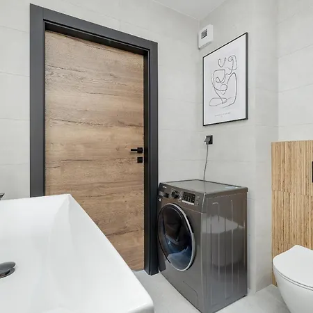 Gustowny Z Parkingiem I Balkonem W Kolobrzegu By Renters Колобжег