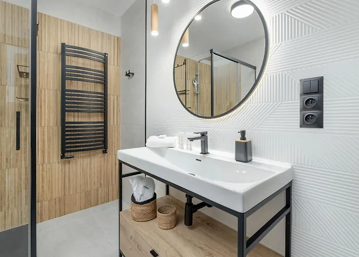 Gustowny Z Parkingiem I Balkonem W Kolobrzegu By Renters