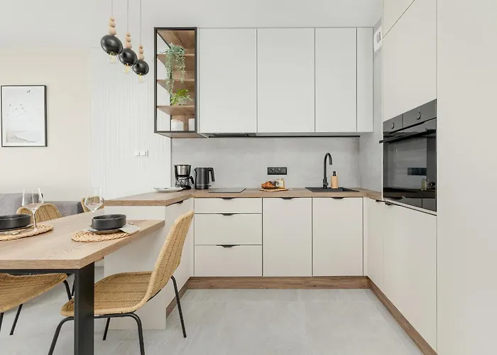 Gustowny Z Parkingiem I Balkonem W Kolobrzegu By Renters